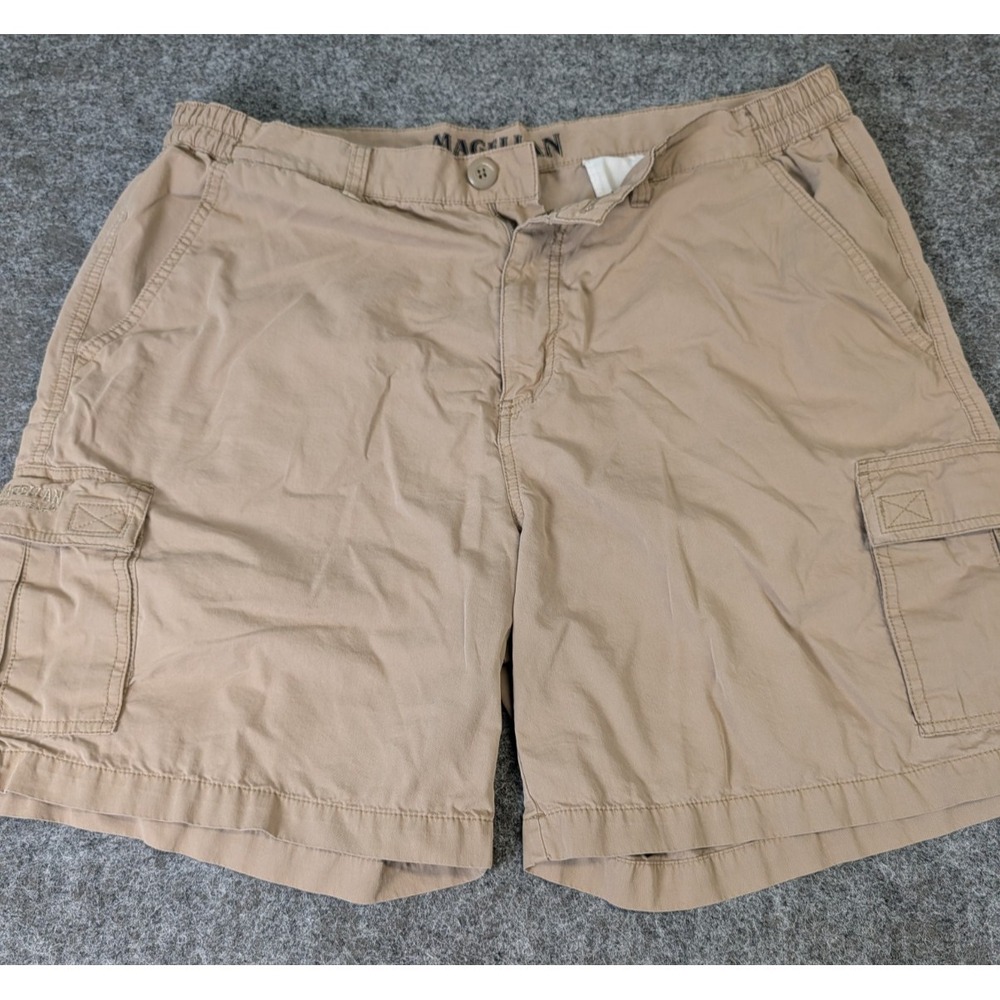 Magellan Sportswear Lightweight Cargo Shorts Men's 38 Khaki‎